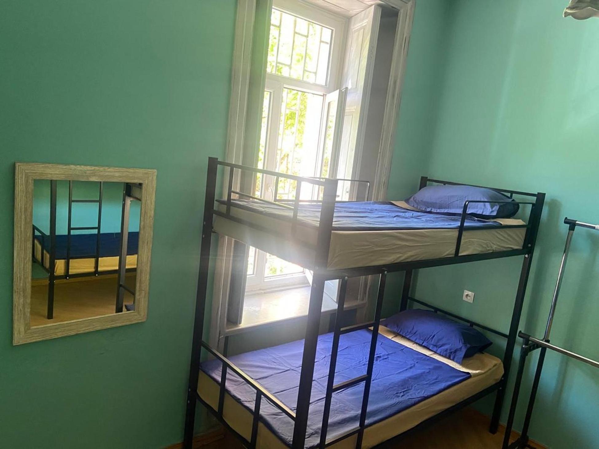 J Square Hostel Tbilisi Ngoại thất bức ảnh
