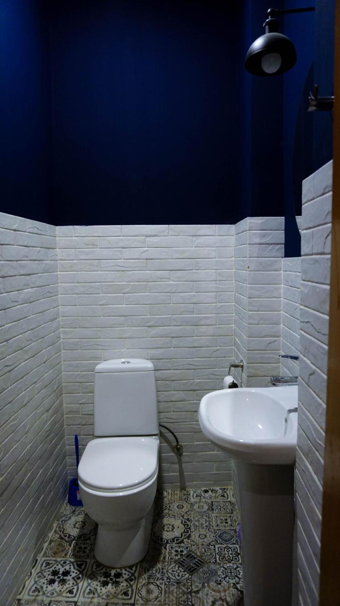 J Square Hostel Tbilisi Ngoại thất bức ảnh